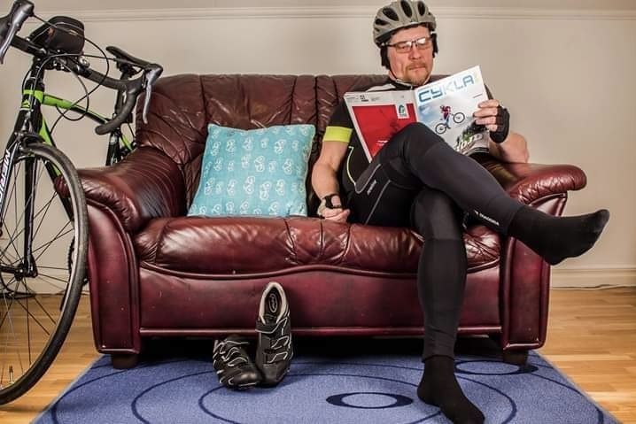 Hans cykelintresse är stort. Och det var bland annat tack vare sändningarna från Tour de France som han såg från tv-soffan och gav inspiration till att ge sig ut på vägarna.