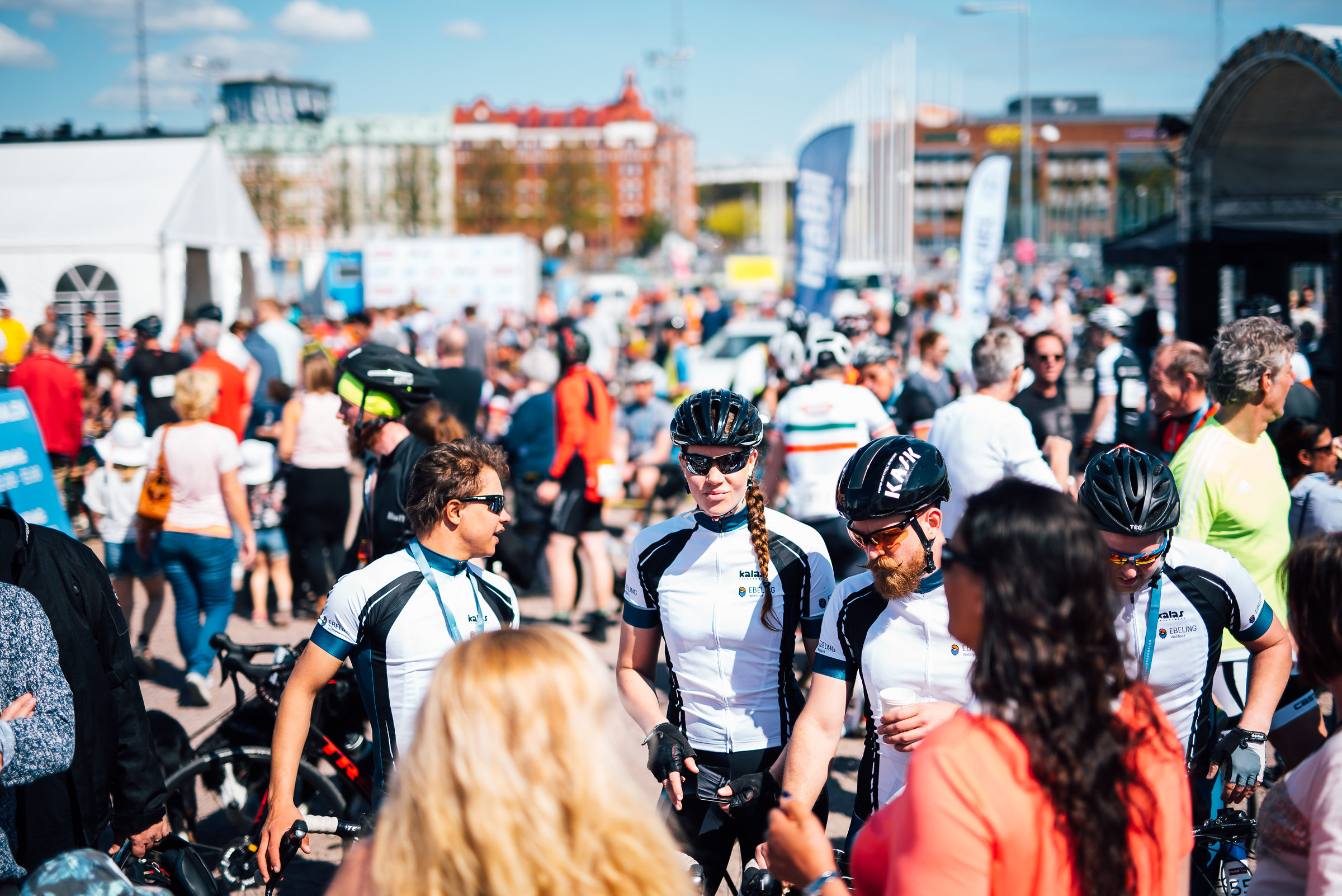 Göteborgsgirot är Västsveriges största cykelfest och de tre loppen lockar såväl elit som motionärer. Start och mål är placerat på Heden i centrala Göteborg.