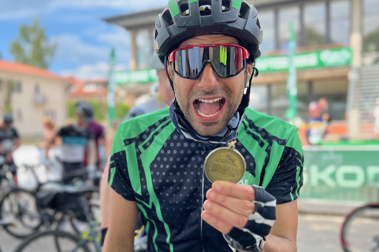 Stephan Wilson kom i mål på sin 1 000-kilometersutmaning och insamlingen till Ciakonias Cykelprojektet nådde över 350 000 kronor. Tala om lyckade dagar för tv- och träningsprofilen.