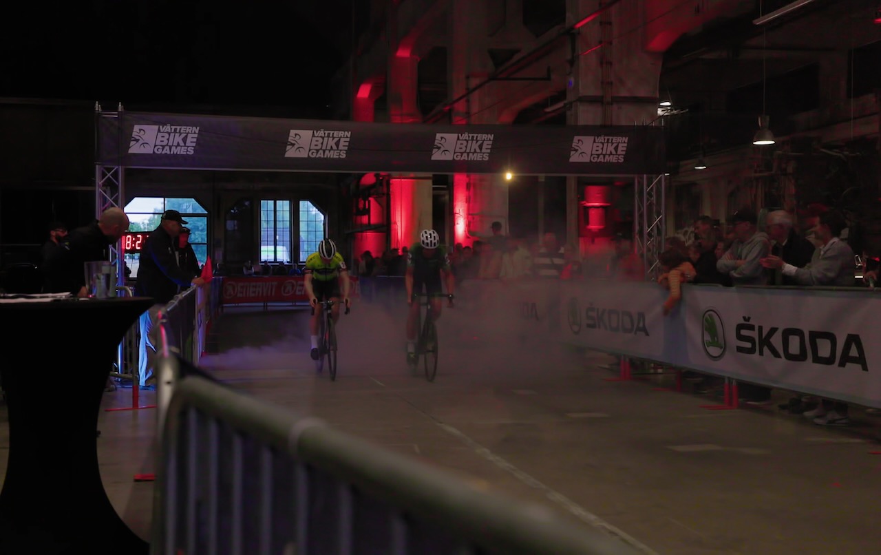 På kvällen förflyttas evenemanget till Lokverkstan där acionspäckade Last One Standing tar över innan hela Vättern Bike Games avslutas med festlig afterbike.