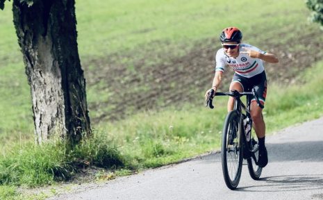 Amanda Bohlin är cykelfantasten som lyckas bra på det mesta hon tar sig för, oavsett om det är landsväg, MTB eller gravel. Till helgen deltar hon i VM.