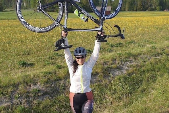 Afaf kom själv till Sverige från Irak som 35-åring och hade då aldrig fått chansen att cykla. Nu gör hon det desto mer. I fjol cyklade hon till exempel tre lopp under Cykelveckan.