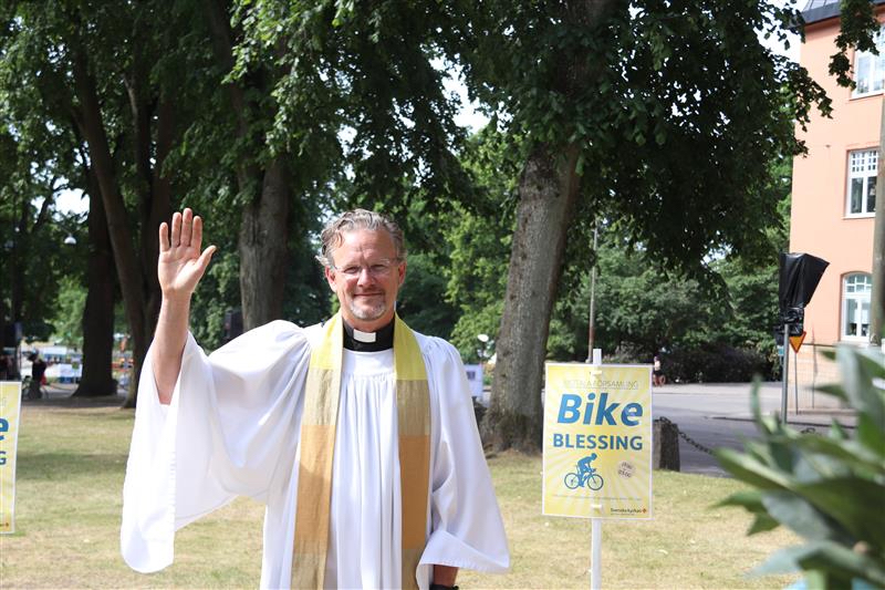 Robert Birgegren och Svenska kyrkan har funnits med vid Vätternrundan un der flera år. Då, som i år, med Bike Blessing före loppet.