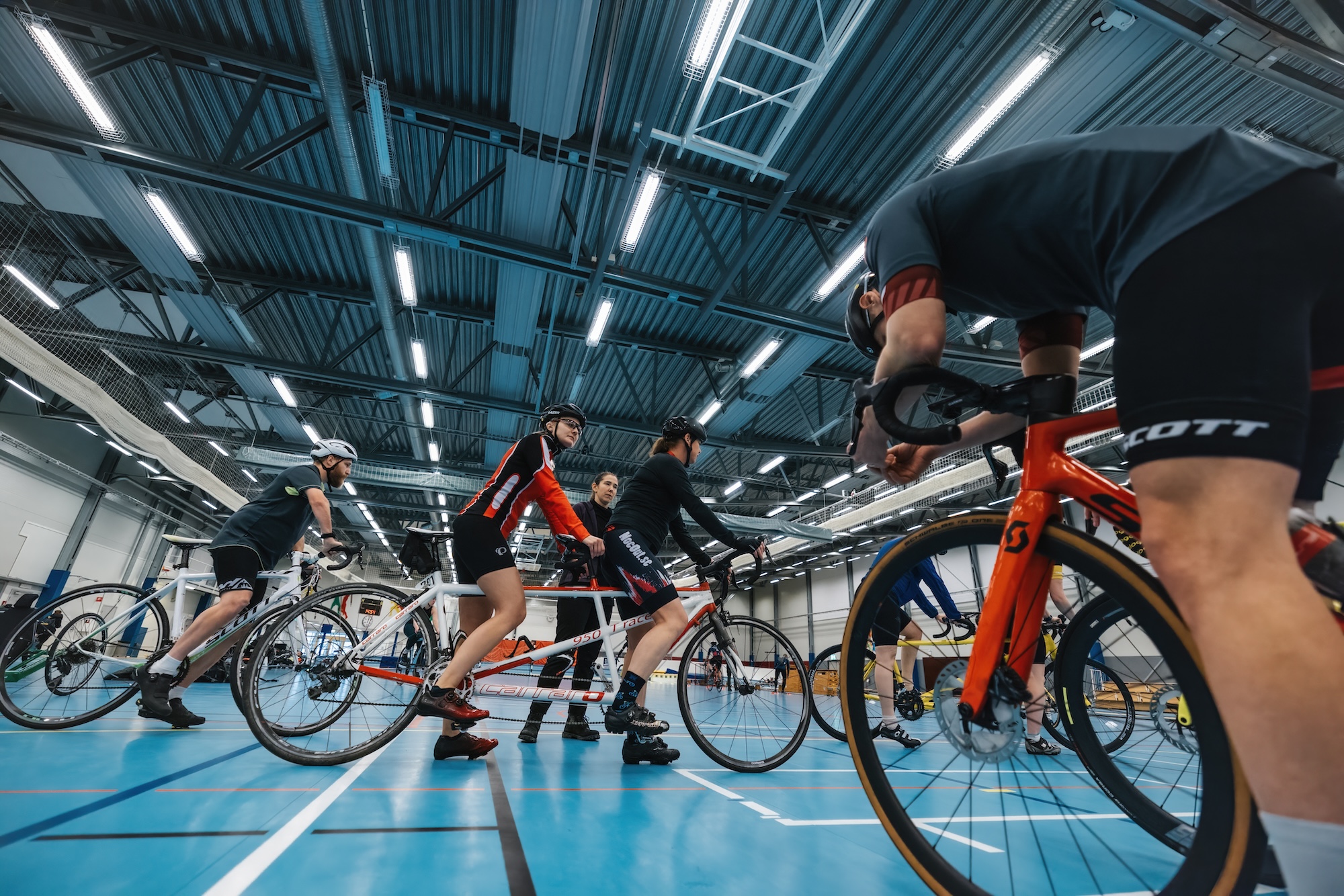 Paracyklister i Vätternrundan arena.