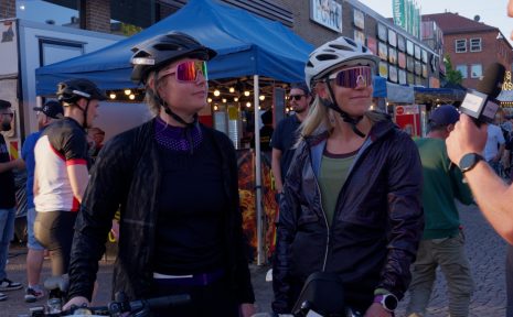 taggade cyklister inför start